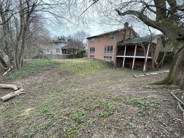 4 Elspeth PL, Markham, ON L3T 1C4