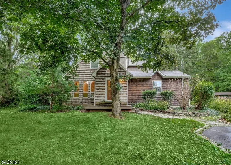 10 Crestview Dr, Hopewell Twp., NJ 08525