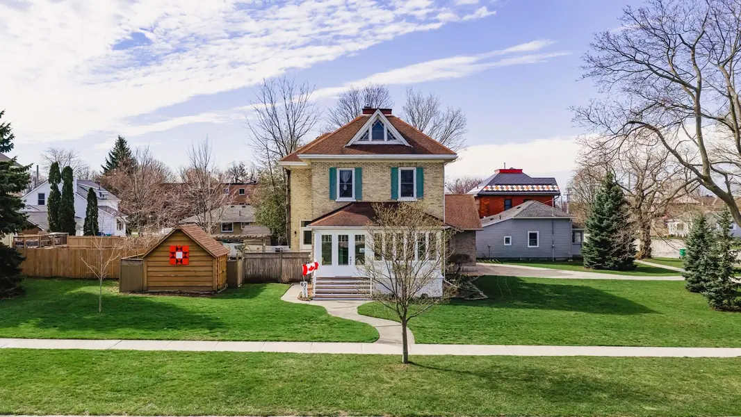 67 Elgin AVE W, Goderich, ON N7A 2E1