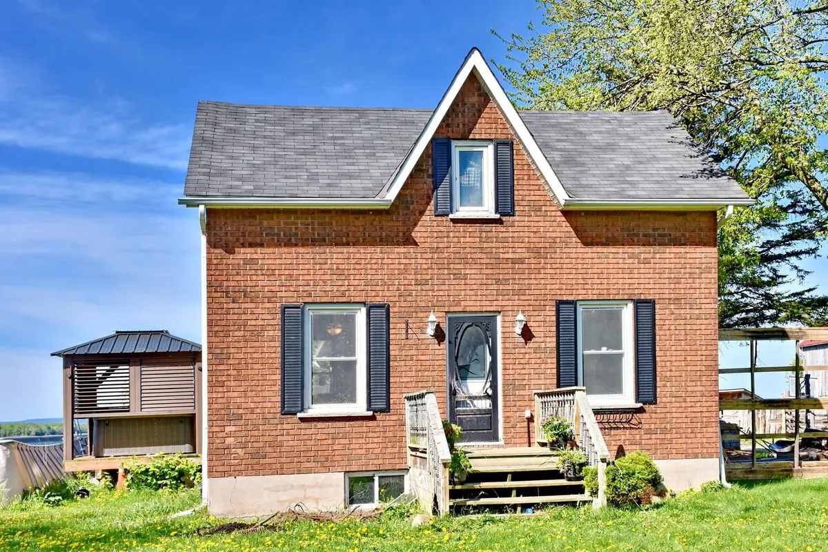 2606 Crossland RD, Springwater, ON L0L 1P0