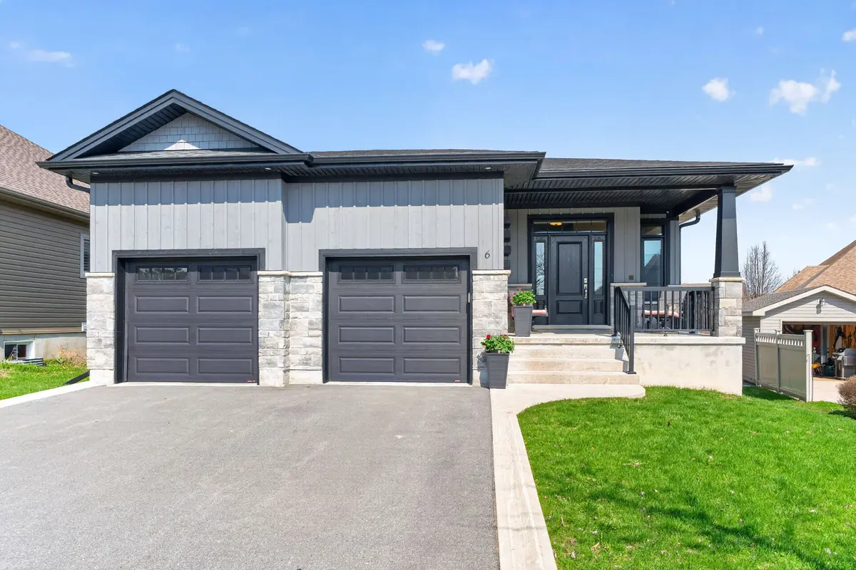 6 Admiral's CT, Loyalist, ON K0H 1G0