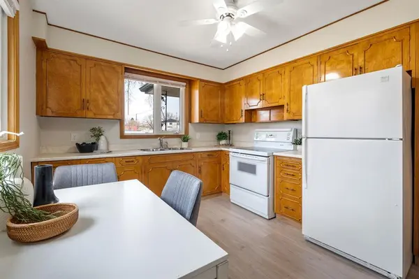 402 Yale AVE, Winnipeg, MB R2C 0J5