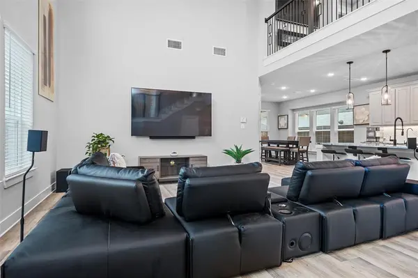 1004 Goldenrod Drive, Crowley, TX 76036