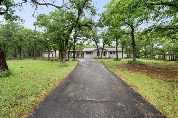 4212 Oak Drive, Alvarado, TX 76009