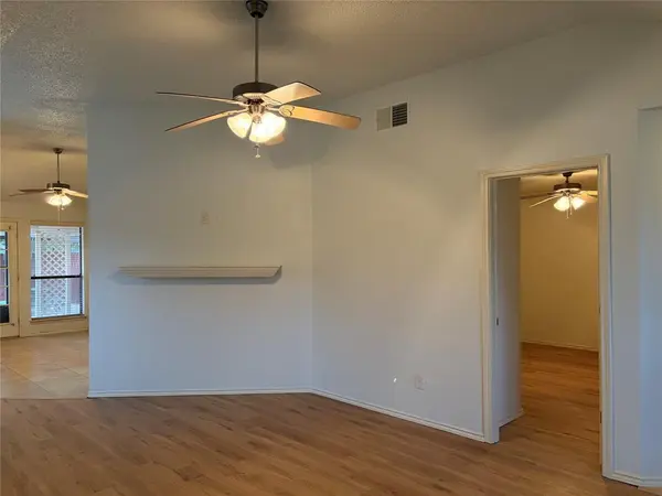 2428 Chestnut Way, Bedford, TX 76022