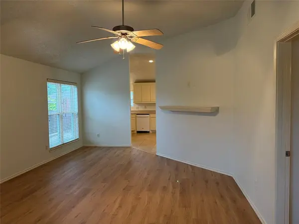 2428 Chestnut Way, Bedford, TX 76022