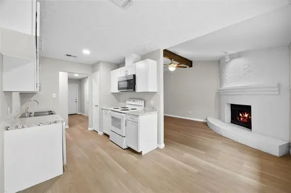 6219 Kelly Elliott Road, Arlington, TX 76001