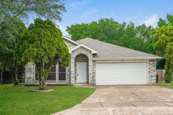 3206 Weirgate Court, Grand Prairie, TX 75052
