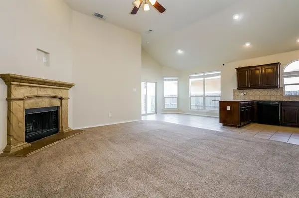 10909 Braemoor Drive, Fort Worth, TX 76052