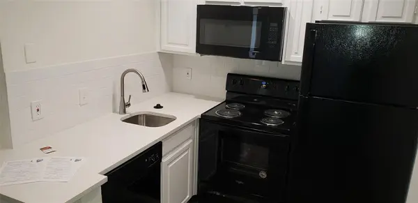 2300 Bamboo Drive #N308, Arlington, TX 76006