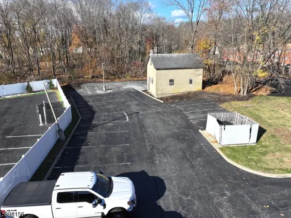 80 Mill St, Newton Town, NJ 07860