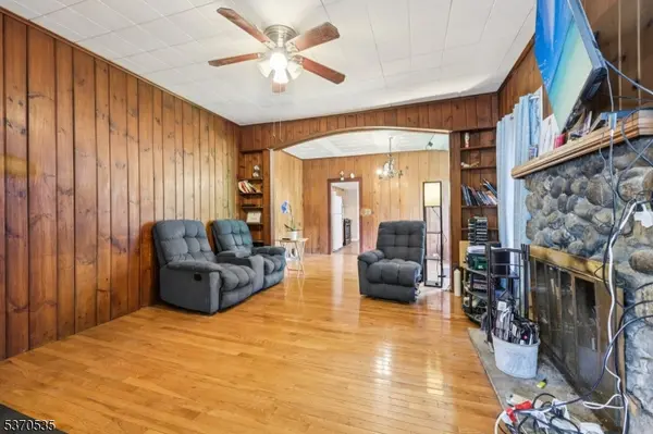 101 Seminole Ave, Lincoln Park Boro, NJ 07035