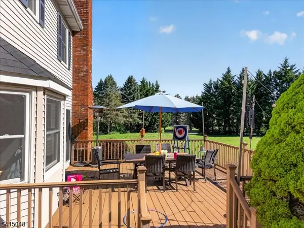 5 Fisher Ct, East Amwell Twp., NJ 08551