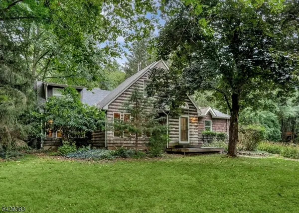 10 Crestview Dr, Hopewell Twp., NJ 08525