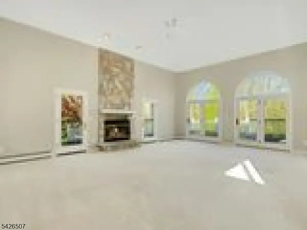 28 Alize Dr, Kinnelon Boro, NJ 07405