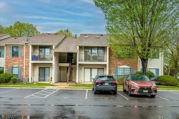 64 Taylor Dr, Franklin Twp., NJ 08823