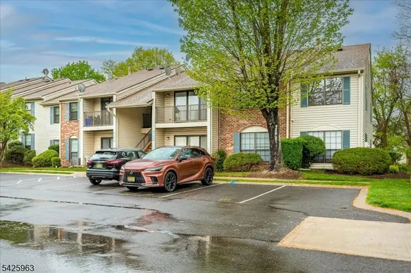 64 Taylor Dr, Franklin Twp., NJ 08823