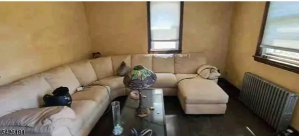 305 Woodlawn Ave, Linden City, NJ 07036