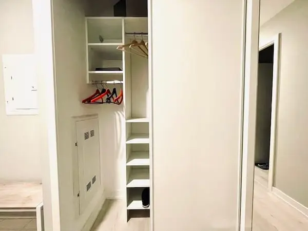 33 Helendale AVE #2206, Toronto C03, ON M4R 0A4