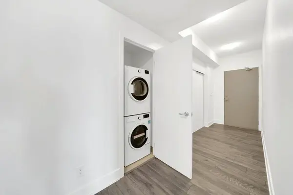 188 Fairview Mall DR #2003, Toronto C15, ON M2J 4T1