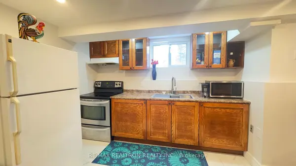 1234 Maple Ridge DR #Bsmnt, Pickering, ON L1X 1A5