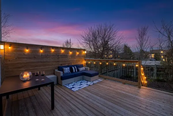 25 Hattie CT, Georgina, ON L4P 3Z7