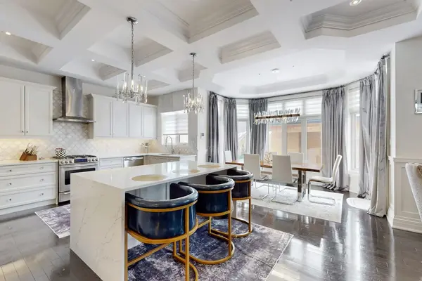 10 Sim Hill CRES, King, ON L7B 0C4