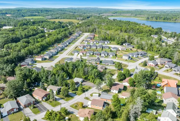 19 Bourgeois Beach RD, Tay, ON L0K 2A0