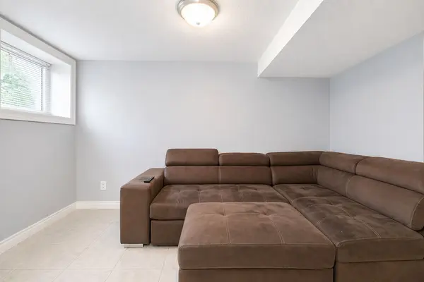 32A Guest ST #Basement, Brampton, ON L6W 1T8