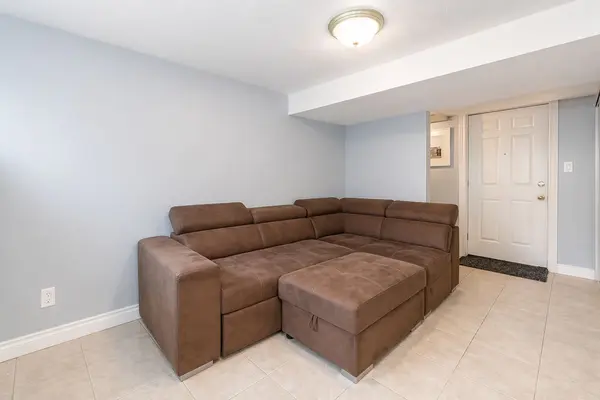 32A Guest ST #Basement, Brampton, ON L6W 1T8