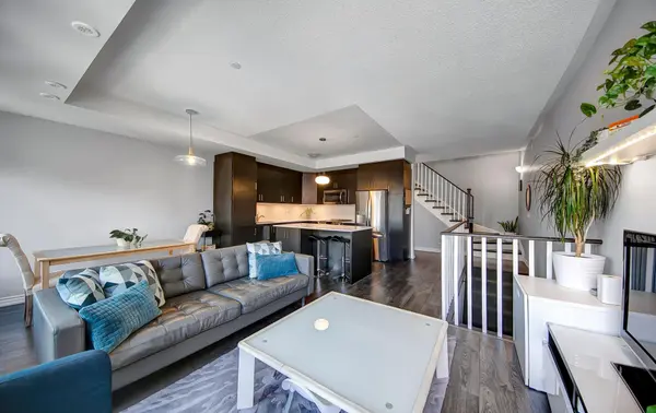 90 Eastwood Park GDNS #20, Toronto W06, ON M8W 0B2