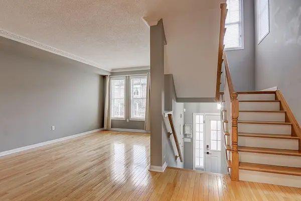 5980 Whitehorn AVE #165, Mississauga, ON L5V 2Y3