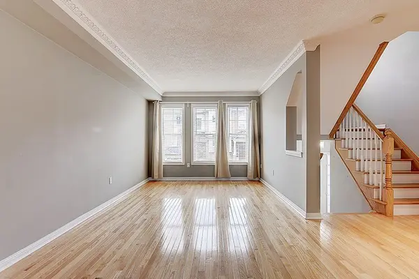 5980 Whitehorn AVE #165, Mississauga, ON L5V 2Y3