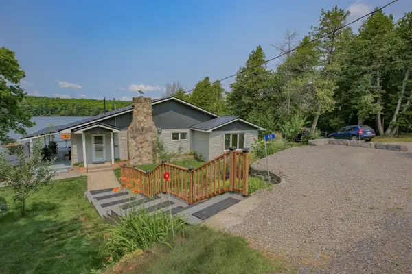 40 Chant TER, Front Of Yonge, ON K0E 1R0