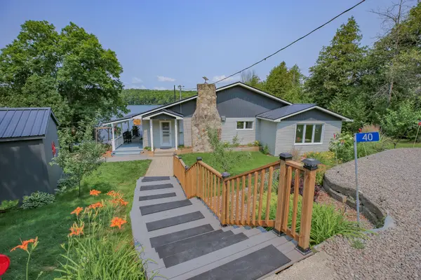 40 Chant TER, Front Of Yonge, ON K0E 1R0