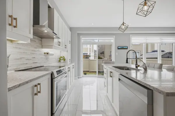 139 Switch Grass CRES, Barrhaven, ON K2J 5Z3