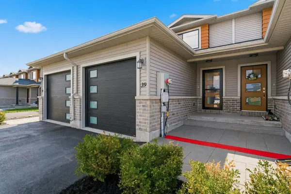 39 Ridgeway PL, Belleville, ON K8P 5G3