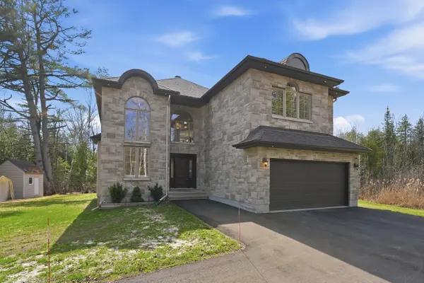 152 Wilbert Cox DR, Carp - Huntley Ward, ON K0A 1L0