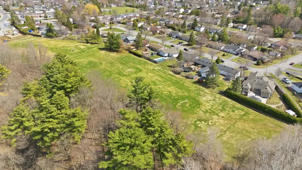 185 Lacroix AVE, Orleans - Cumberland And Area, ON K1E 1K2