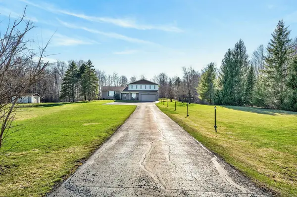 1376 MacDonald RD, Russell, ON K4R 0K1