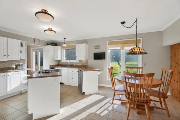 1376 MacDonald RD, Russell, ON K4R 0K1