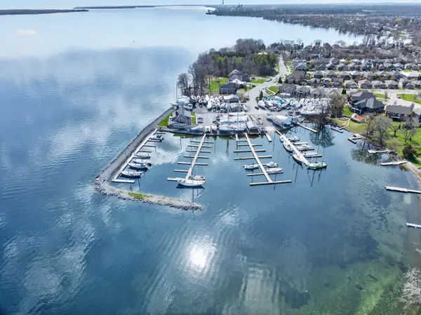 6 Admiral's CT, Loyalist, ON K0H 1G0