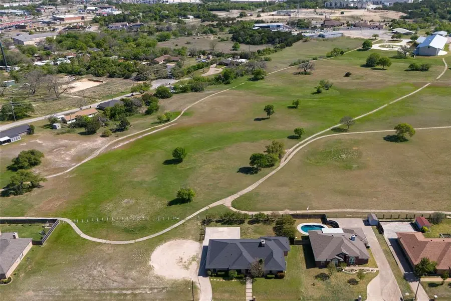 413 W Park Avenue, Weatherford, TX 76086