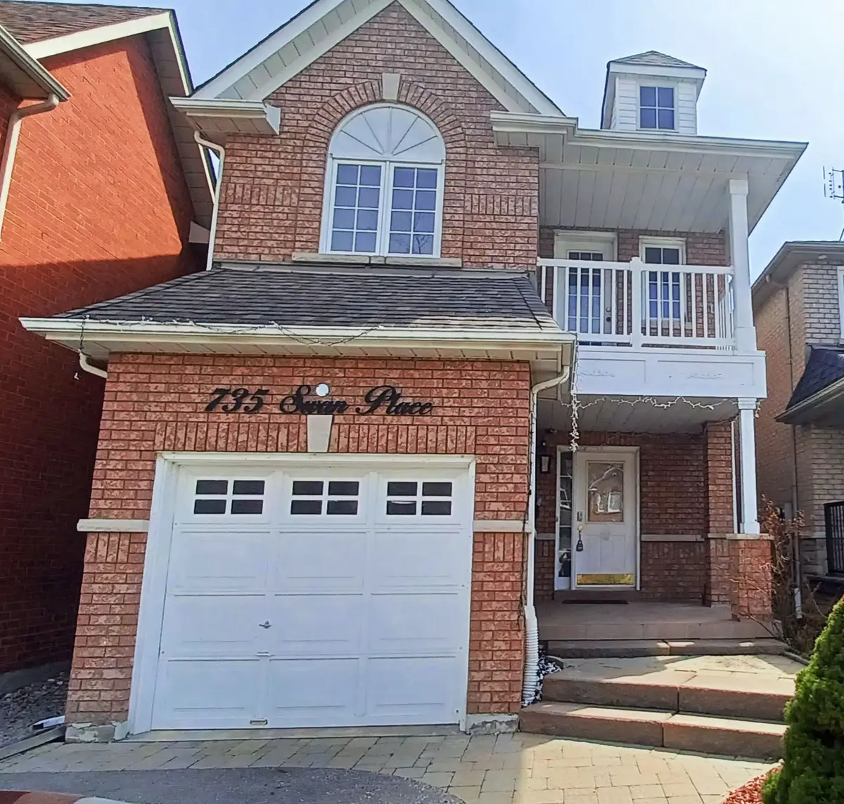 735 Swan PL, Pickering, ON L1X 2V7