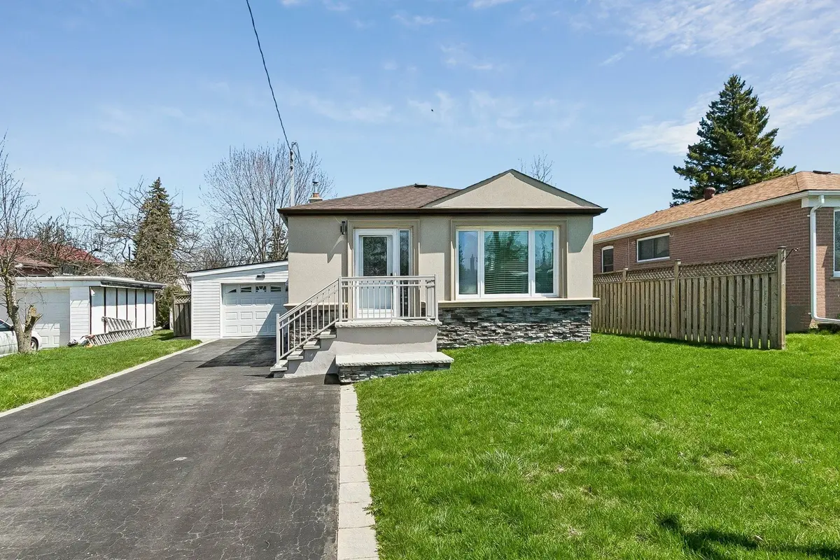 5 Larmere CT, Toronto E04, ON M1K 1V8