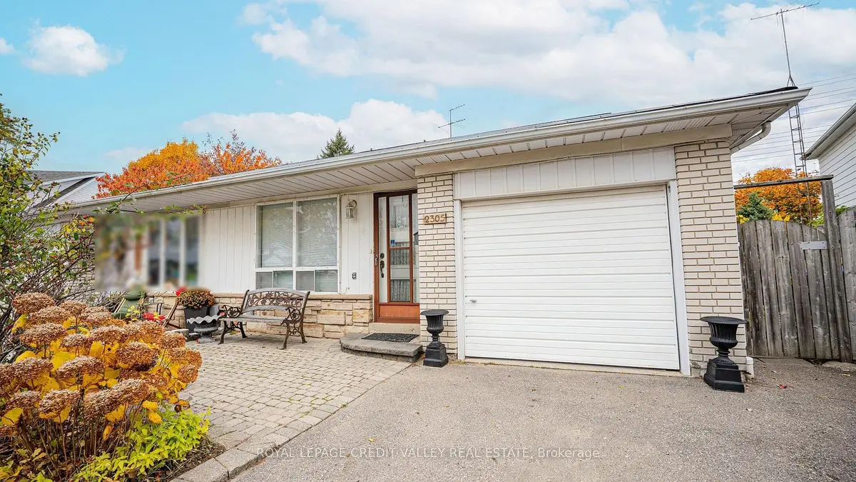 2305 Delkus CRES, Mississauga, ON L5A 1K8