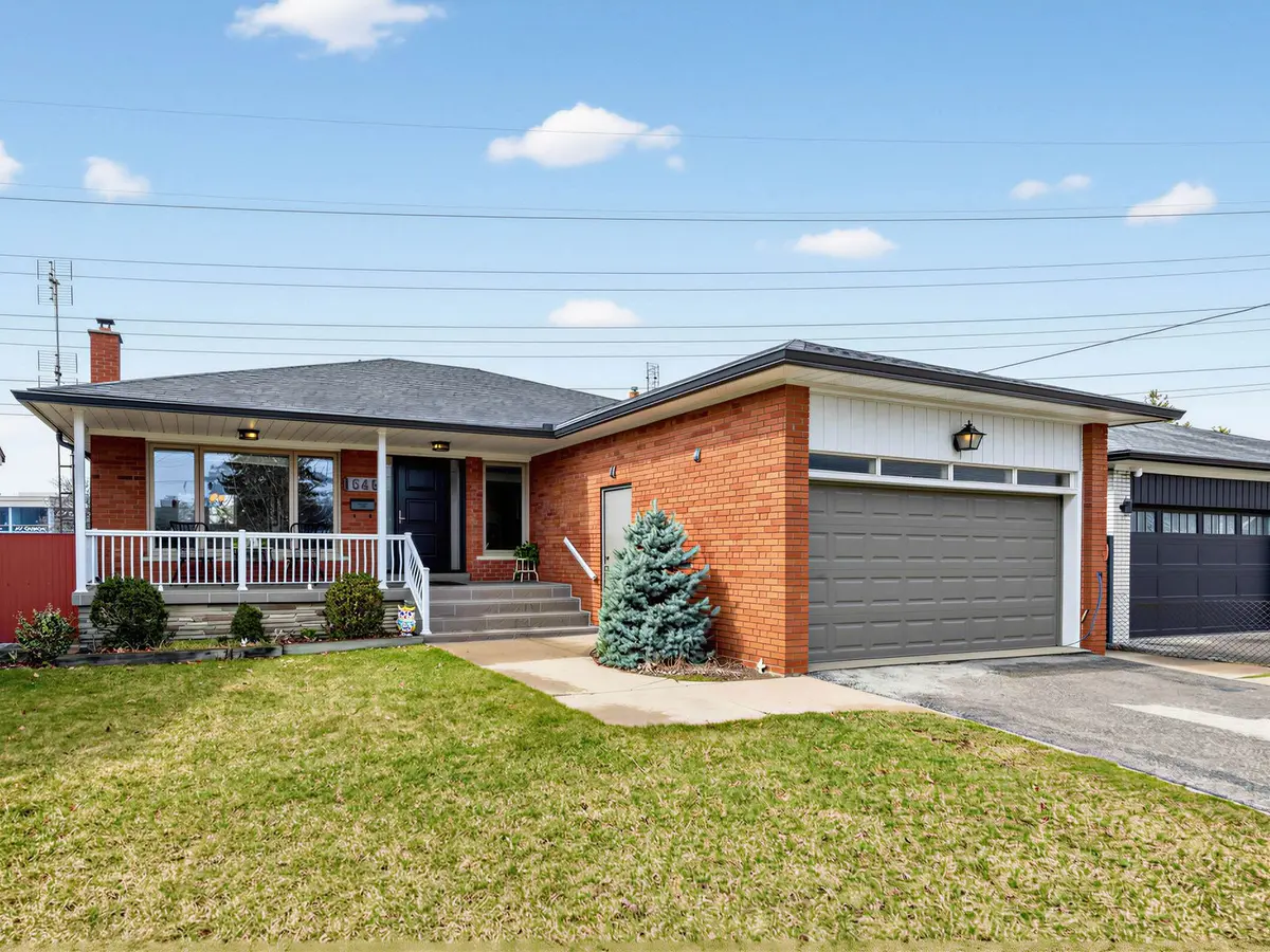 1649 Carletta DR, Mississauga, ON L4X 1E6