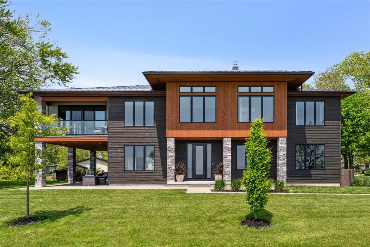 17 Bluewater Pkwy, Haldimand, ON N0A 1P0