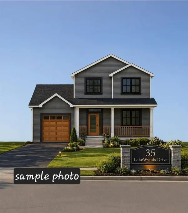 35 LakeWynds Drive, Paradise, NL A1L4G1