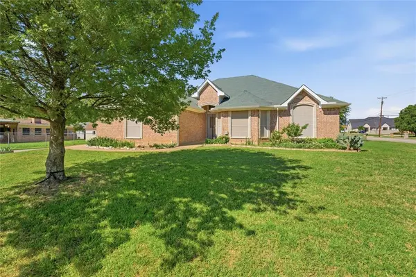 7451 Stonybrooke Drive, North Richland Hills, TX 76182